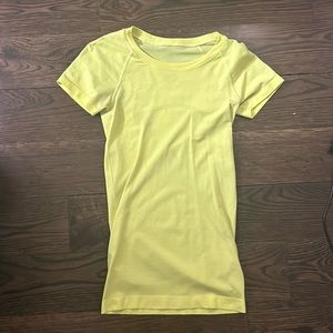 Lululemon swiftly tech short sleeve highlight yellow size 2